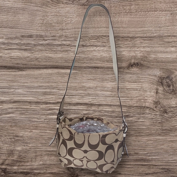 2010-Coach✨️ East West Duffle Shoulder Bag - Picture 1 of 4